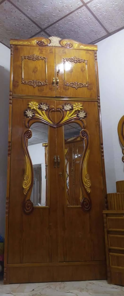 السلام عليكم غرفه للبيع ٦باب طابقين توصاه صاج داخل خارج ظهر جرجوبه صاج نظيفه جدا كامله السعر 950 الف وبيه مجال العنوان بعقوبه كاطون الرازي شارع ابو رباح قرب مرطبات لسيد مزاد ابو كرار الغريباوي *********** قرب جامع اسماء الله الحسنى
