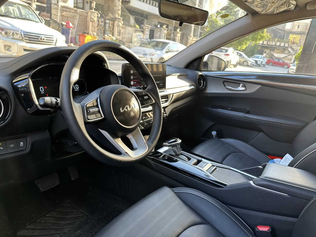 السلام عليكم ورحمة الله 
كيا  K3 2024 رقم بغداد
كفاله عامه ماشيه 15 الف 
سياره خير من الله جدا راقيه بالعافيه عالياخذها
السعر 149  العنوان زيونه ***********
