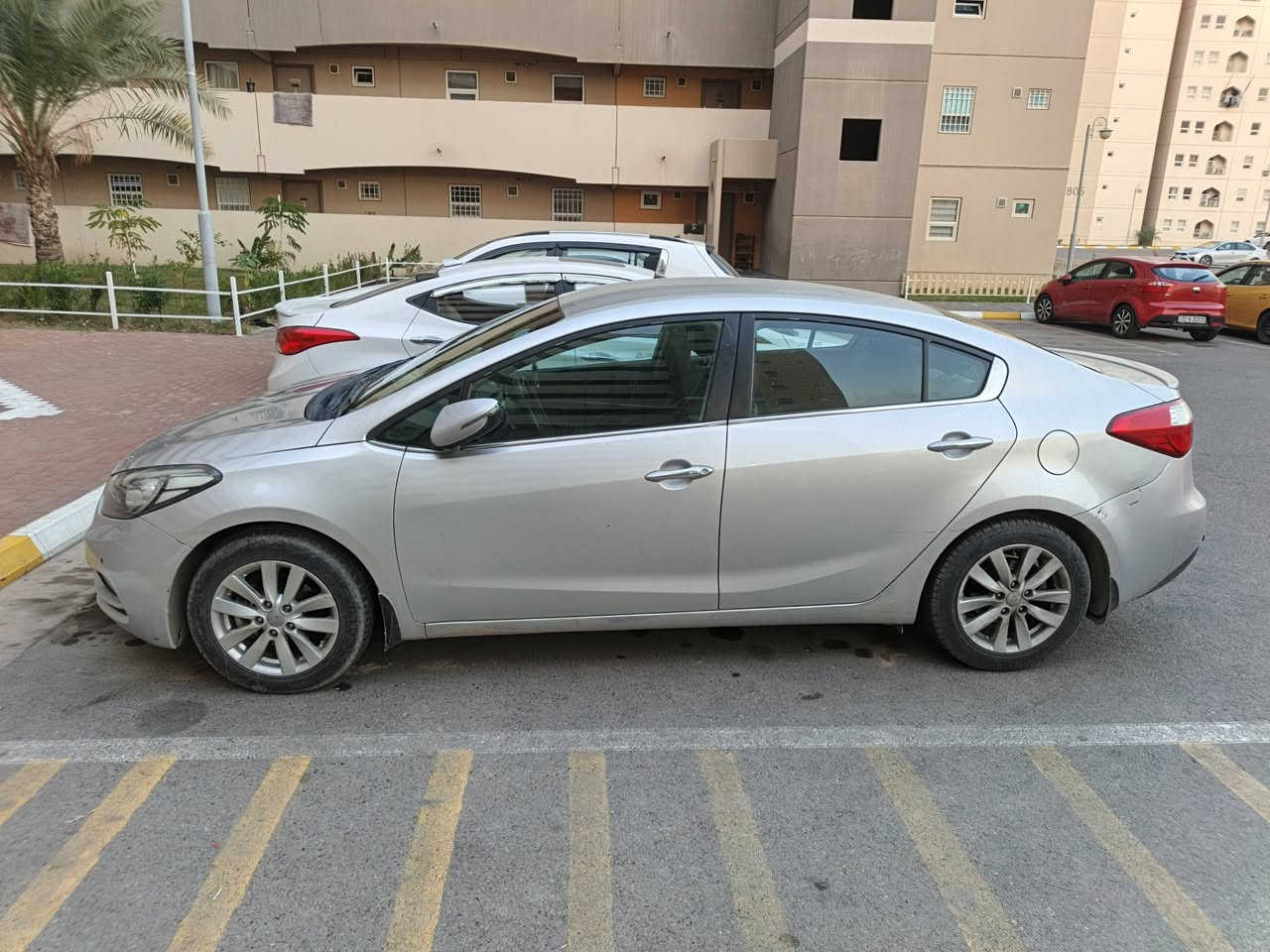 السلام عليكم ورحمة الله وبركاته
سياره سيراتو ٢٠١٥ خليجي السيارة سياره مكفوله كفاله عامه بدون حادث خليجي محرك ٢٠٠٠ دوش كير أي تي لون سلفر ماشي ١١٢ ألف ادامه كامله حداديه فوول للاستفسار📞☎ *********** السعر اتصل وبالخدمه
