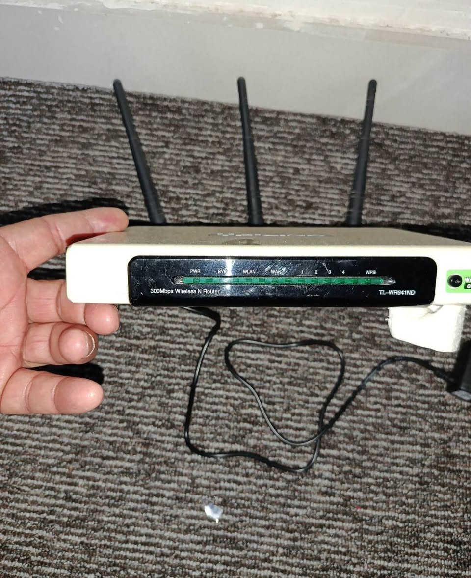 أغراض للبيع *********** المكان حله شارع 100
