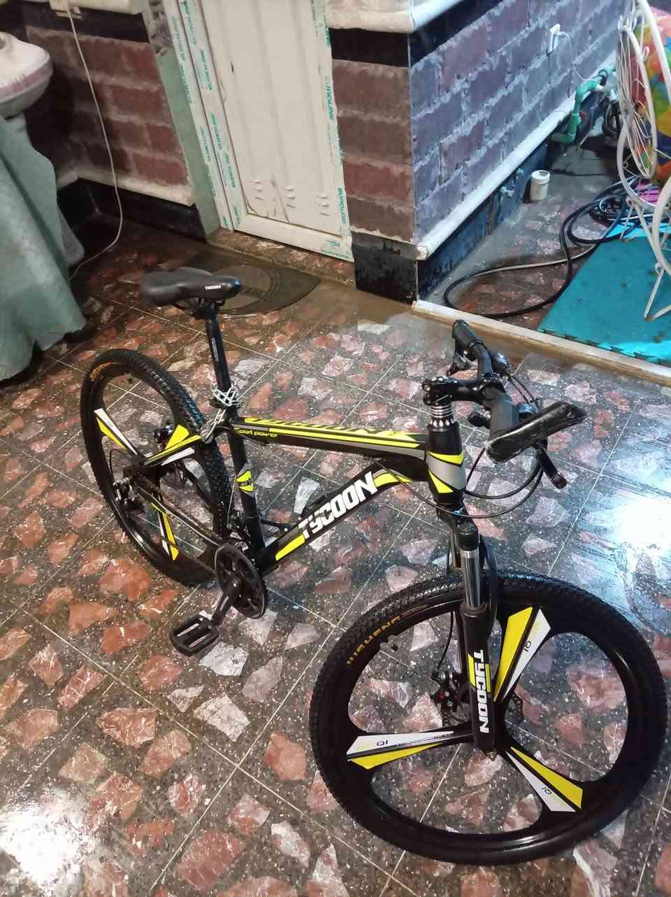 بايسكل ما مستعمل أبد أبد نضيف كلش السعر 150وبي مجال  الرقم ***********
