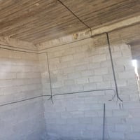 اني كهربائي شتغل بيوت شغلي نضيف ومرتب لي يريد اطلعله تصل بهاذ رقم 0781...