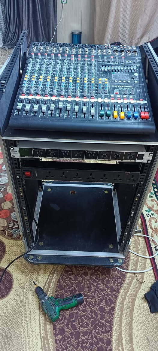 سلام عليكم شباب سستم كامل للبيع 8سماعت للبيع RCF 735مكسر الف امتياز موزع اشاره 8 استانات مايكات 6 راك  جبير وايرات 10طول 10 أمتار راك مايكات  سيارات 10 ستان مايك  أقره المنشور زين ياالله اتخابر مكان بغداد الاستفسار ***********
