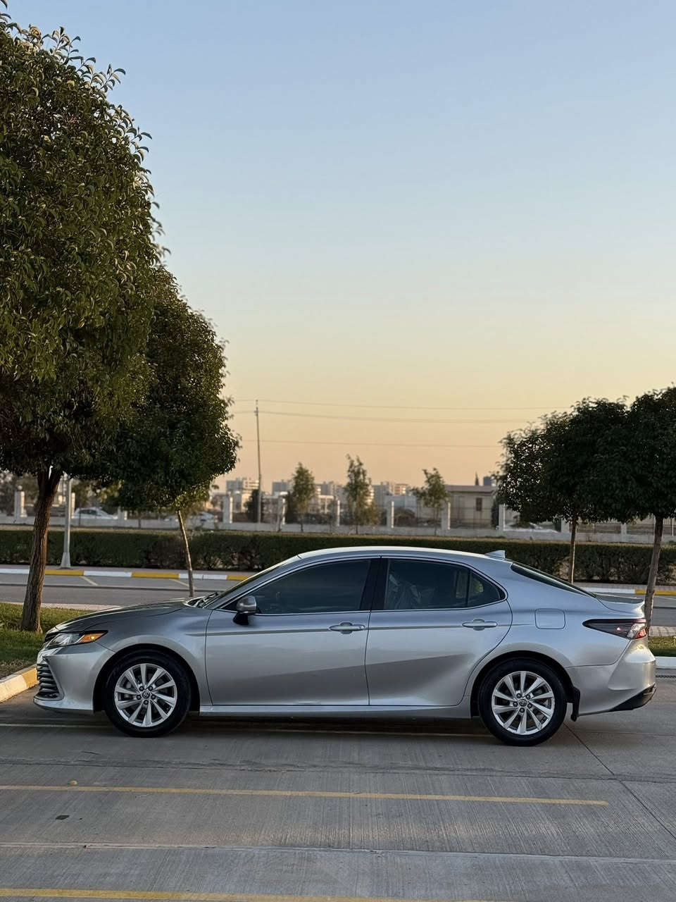 تويوتا كامري  2023‏‎
مواصفات 
بصمة
كشنات كهربائي 
‏‎کشنات تدفئة
‏‎شاشة 
ستيرن هيتر 
ناضور ليلي
‏‎كاميرا 
ثلاث انظمة قيادة eco -normal-sport
تحكمات ستيرن و تحديد سرعه 
تحديد مسار 
‏رادار امامي و خلفي
رادار جانبي
‏‎لايتات زينون LED
وباقي المواصفات المعروفة بالسيارة 

‎السيارة بجمها كبس وخلفي كبس
ضرر فقط باب الصدر وباب الخلفي 
ونص جاملغ الخلفي كلير امريكا 
السيارة رقم اربيل باسمي شرط الوكالة او التحويل
هزة وفحص وسنويه جديدة 
ماشية ٢٥ الف فقط 
السعر 178$ وماكو هيج سعر بالسوك 
مكان السيارة اربيل 
***********
