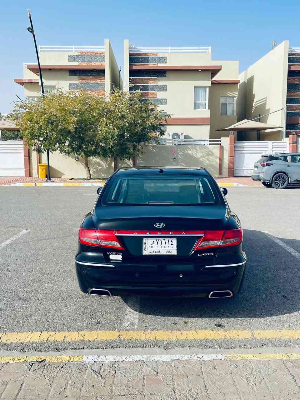 السلام عليكم هونداي أزيرا ٢٠١١رياضي 
لمتدد١/١ 
محرك ٣٨٠٠
وارد أمريكي كلين بدون حادث
بيها البنيد مصبوغ اثر جراد
كير محرك وكهربائيات مكفولة 
رقم بغداد مشروع وطني 
السعر١١٢ وبيها مجال 
مكان السيارة الانبار الرمادي
***********واتساب

