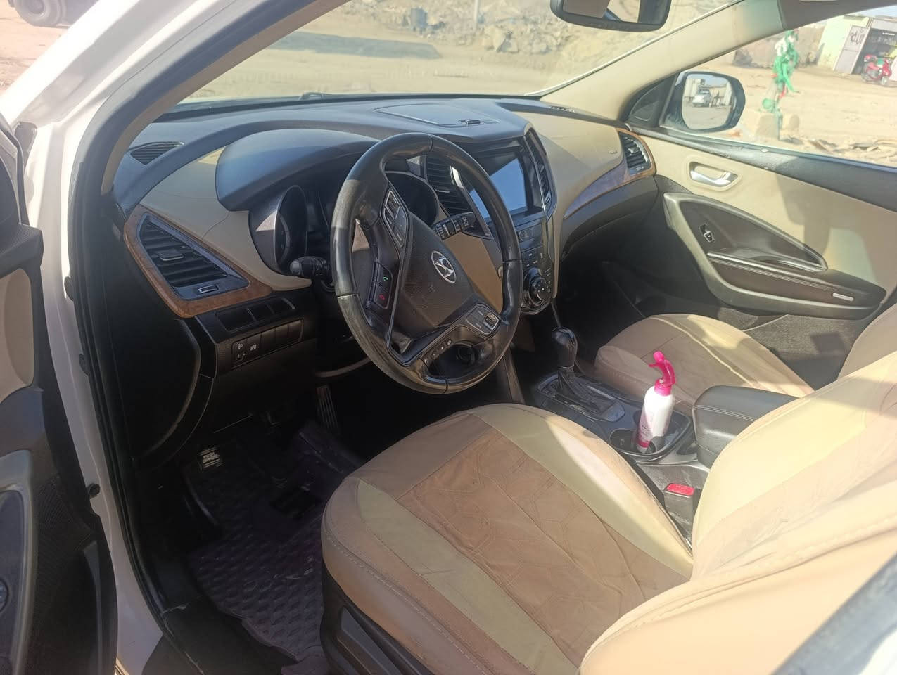 السلام عليكم سنتافي ٢٠١٦ خليجي رقم مثنى الجديد سنويه ل2030 فول مواصفات عدا البصمه فتحه اشاير بالمري7 راكب مكينه ٤سلندر السياره بيها قطع صبغ ابيع صبغ عام السعر ١١٥ / ***********
