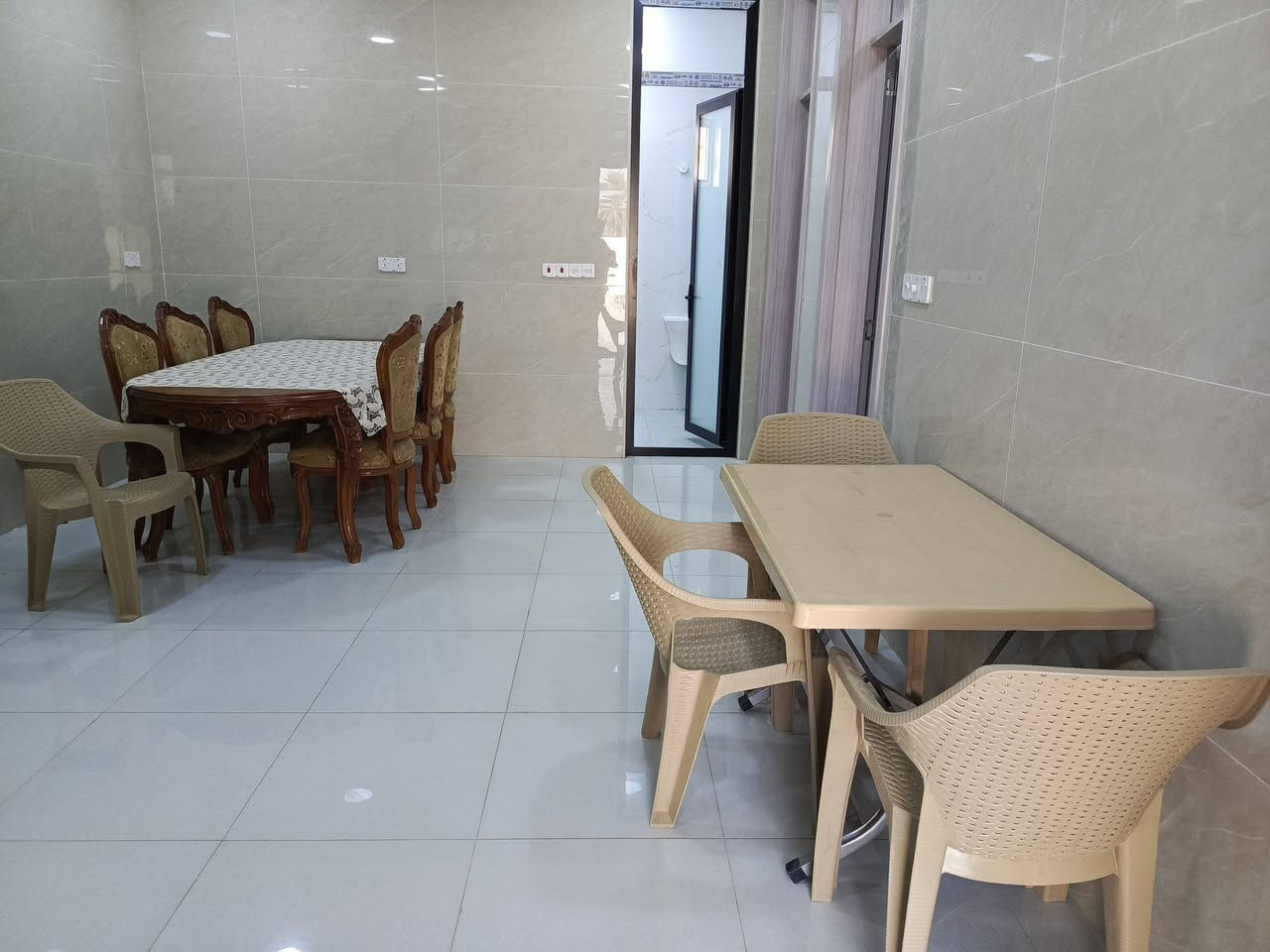 السلام عليكم
مزرعة ارض الآمال الدورة عرب جبور مجمع السفير يتوفر حجز يوم الخميس والجمعة استفسار ***********
