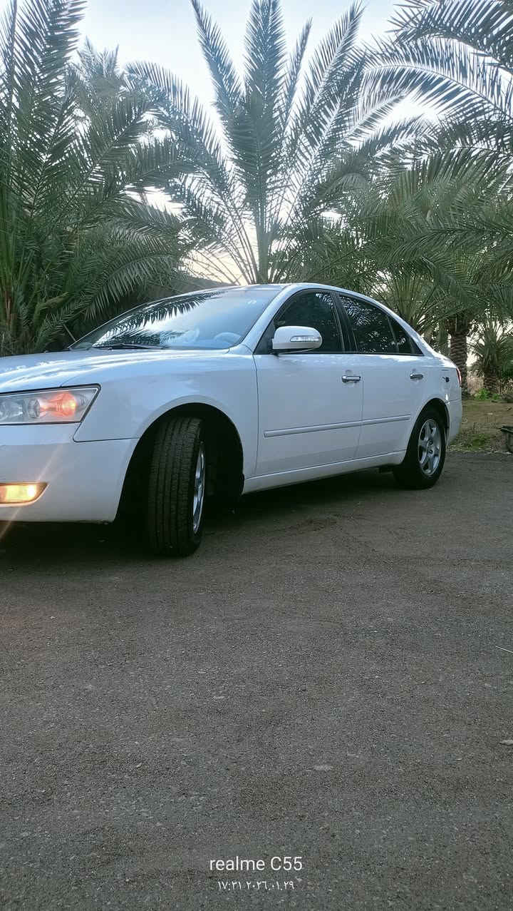 اسلام عليكم 
سوناتا للبيع 
موديل 2007 
وارد خليجي 
التفاصيل ***********
