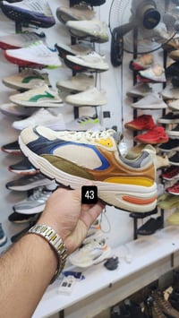 أحذية أوربية • قياس ٣٥-٤٧ • الفلوجة