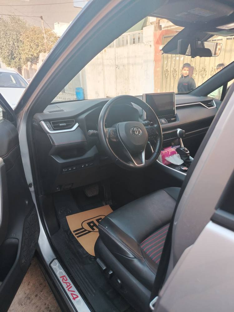 تويوتا راف فور هايبرد – Black Edition
RAV4 XSE PRIME – Plug-in (2023)
وارد امريكي
الفئة: XSE
اللون: سلفر مع قُمّارة سوداء
المحرك: هايبرد + بنزين + 3 أنظمة شحن
رقم الشاصي: JTMGB3FV1PD120728

المواصفات:

سقف بانوراما (سلايت روف)

مقاعد جلد

دخول ذكي

تشغيل ببصمة + فتح الأبواب ببصمة

دبل LED أمامي

شاشة كبيرة

مقعد السائق كهربائي

تدفئة للمقاعد الأمامية والخلفية

تدفئة بالستيرن

رادار أمامي وخلفي

رادارات بالمرايا الجانبية

نظام مانع تصادم

إشارات بالمرايا + كاميرات 360°

نظام تحديد المسار

مانع تزحلق

هند بريك إلكتروني (بصمة)

دفع رباعي (فور ويل)

إضاءة أمامية LED

نظام مانع انحدار
3 أنظمة قيادة
دبلات رياضية
ويل كب قياس 19 إنش (أعلى فئة)
مراقبة النقطة العمياء
‏موقع السيارة: بغداد-حي الخضراء 
‏📞 للتواصل: ***********
‏السعر ٢٦٤
