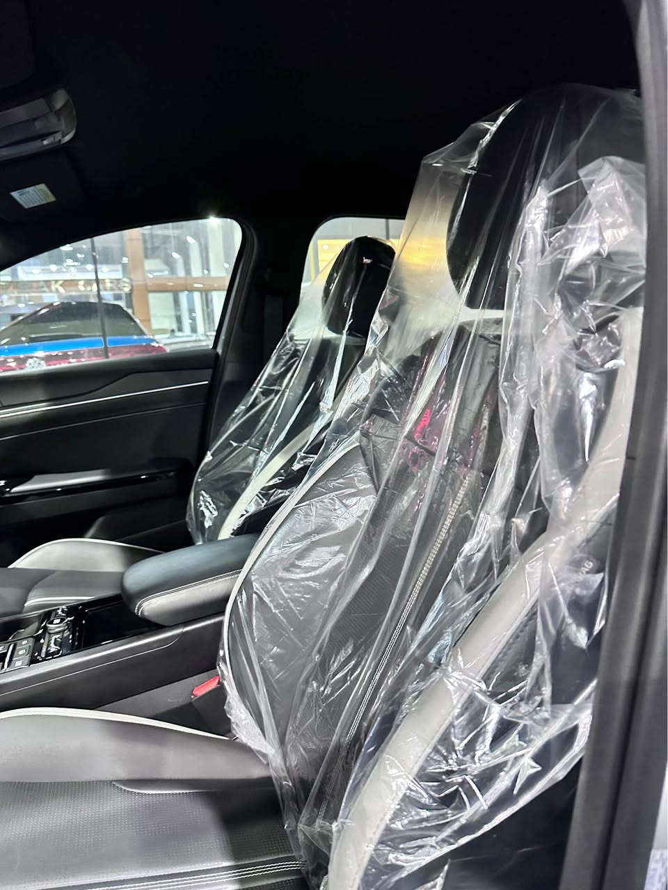 رقم السيارة : بدون رقم يترقم شمالي

موقع السيارة : دهوك

نوع السيارة : kia K5 

موديل السيارة : 2025 

المسافة المقطوعة: 15.000 ميل 

مواصفات:GT line 

ملاحظات: شبر جاملغ امامي صبغ بدون دواخل بدون ايرباك سيارة جديدة فول بدون بانوراما 

السعر 22.500$

للأستفسار :

***********

*********** دهوك, العراق
