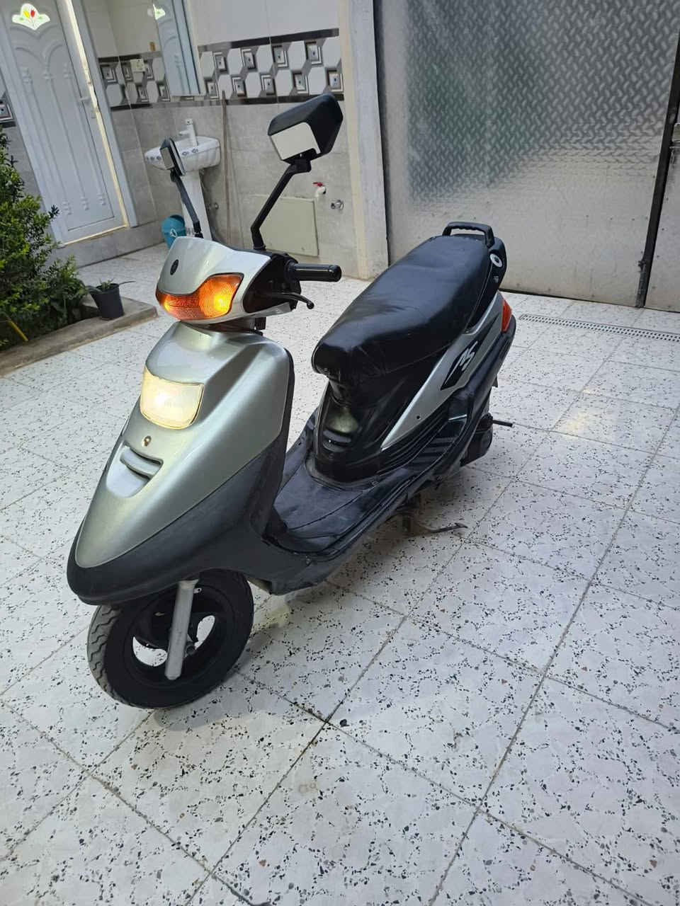 السلام عليكم دراجة فراشة فظائي للبيع شغالة سلف هندر مكينة ناعمة نشطة شلعة سعرها 400الف مكاني بعقوبة بهرز الرقم ***********
