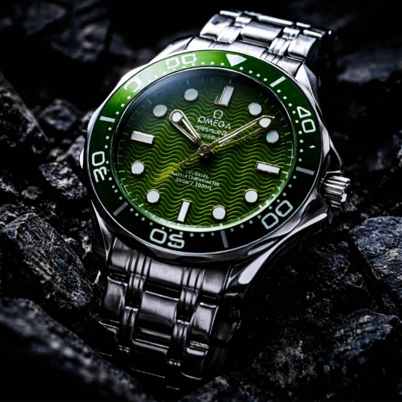 💥 💥 #دقيقة كل يوم جمال يتجدد 

💢💢 29 الف مع التوصيل 🚚 لباب المنزل 🏠

🕑 فاخرة ومميزة تأتي بمواصفات وكوالتي ممتاز وبسعر مناسب 

⌚️قطر الساعة 41 ملم 
⌚️ارقام واميال لامينوس حقيقي مضيء وليس طلاء( صورة بالمنشور ) 
⌚️ مينا مميزة كأمواج البحر  
⌚️ظهر حفر بختم الماركة ( صورة بالمنشور ) 
⌚️سير من الستالس ستيل عالي الجودة مختوم ( صور الختومات بالسير بالمنشور ) 

⌚️ وزن القطعة + 123 غرام ( صورة بالمنشور ) 
 
⌚️ الوان الموديل ⚫️ الاسود و 🟢 و 🔴 و 🔵 و ⚪️ و الاوف وايت المميز 
 
"" قطع محدودة "" 

والسعر ….
29 الف فقط مع التوصيل 🚚لكل محافظات العراق 🇮🇶🇮🇶

واتساب 🟢 *********** 🟢
