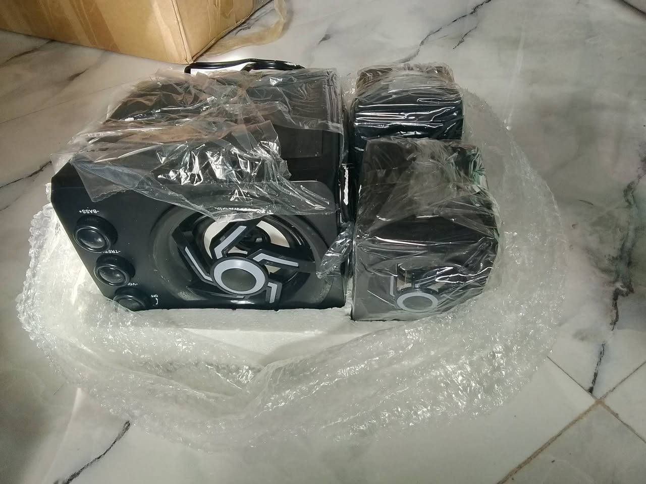 السلام عليكم من رخصه الادمن 

سماعات نوعين للبيع كلمن وسعره...


**إذا كنت صاحب هذا الإعلان وتريد حذفه لأي سبب، رجاءا أرسل رسالة إلى الدعم الفني**