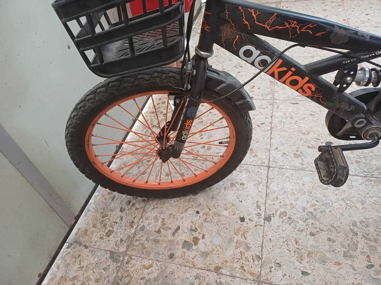 بايسكل لبيع 
يكفي لعمر ١١ سنة 
العنوان زيونة


**إذا كنت صاحب هذا الإعلان وتريد حذفه لأي سبب، رجاءا أرسل رسالة إلى الدعم الفني**