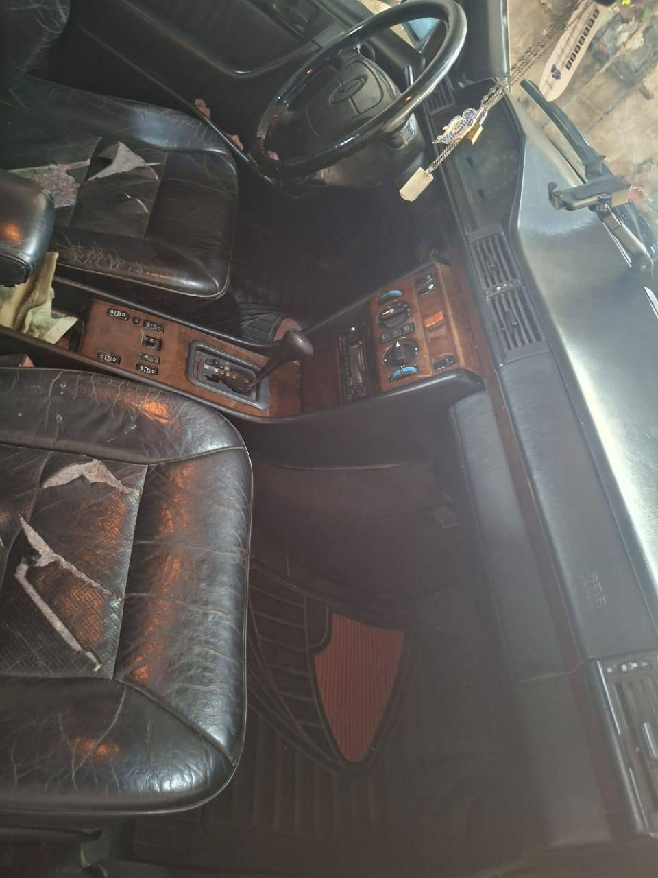 مارسدس دب موديل 1991 بغداد جاهزه تبريد منضومه كامله  دواخل جلد اسود غرفه 99 بالميه السياره محرك 3000 ففتي مكانها كربلاء سعر 65 وبيها مجال قليل حك الجيه  ***********
