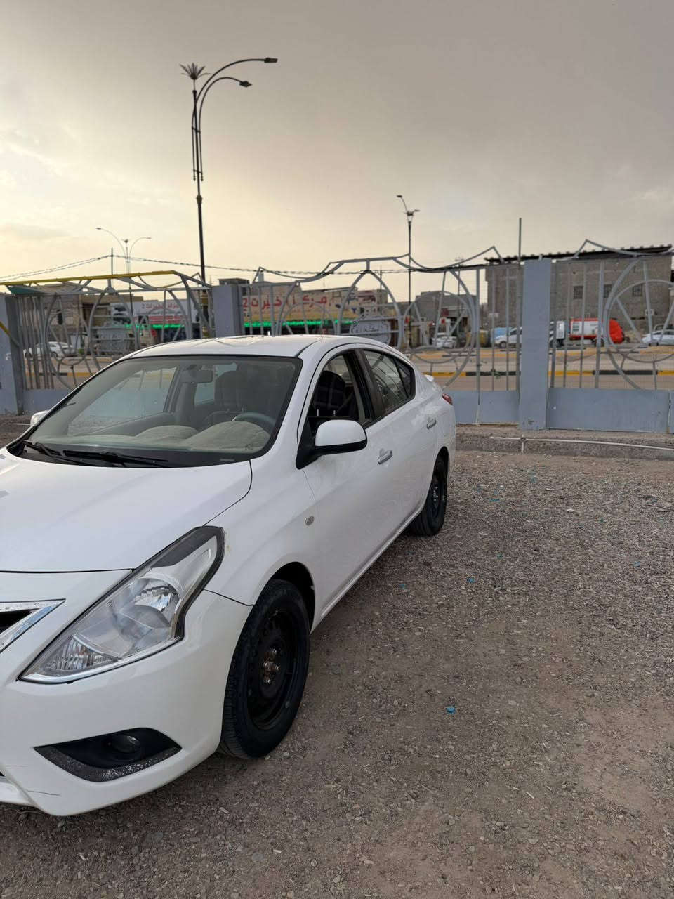 موديل ٢٣
السيارة بيها 3 قطع بارد
السيارة نظيفة جداً وجاهزة للاستعمال
مكيف بارد وكلشي بيها تمام
سعر 110 وبيه مجال بسيط
مكان السيارة بصره 
رقمي***********
