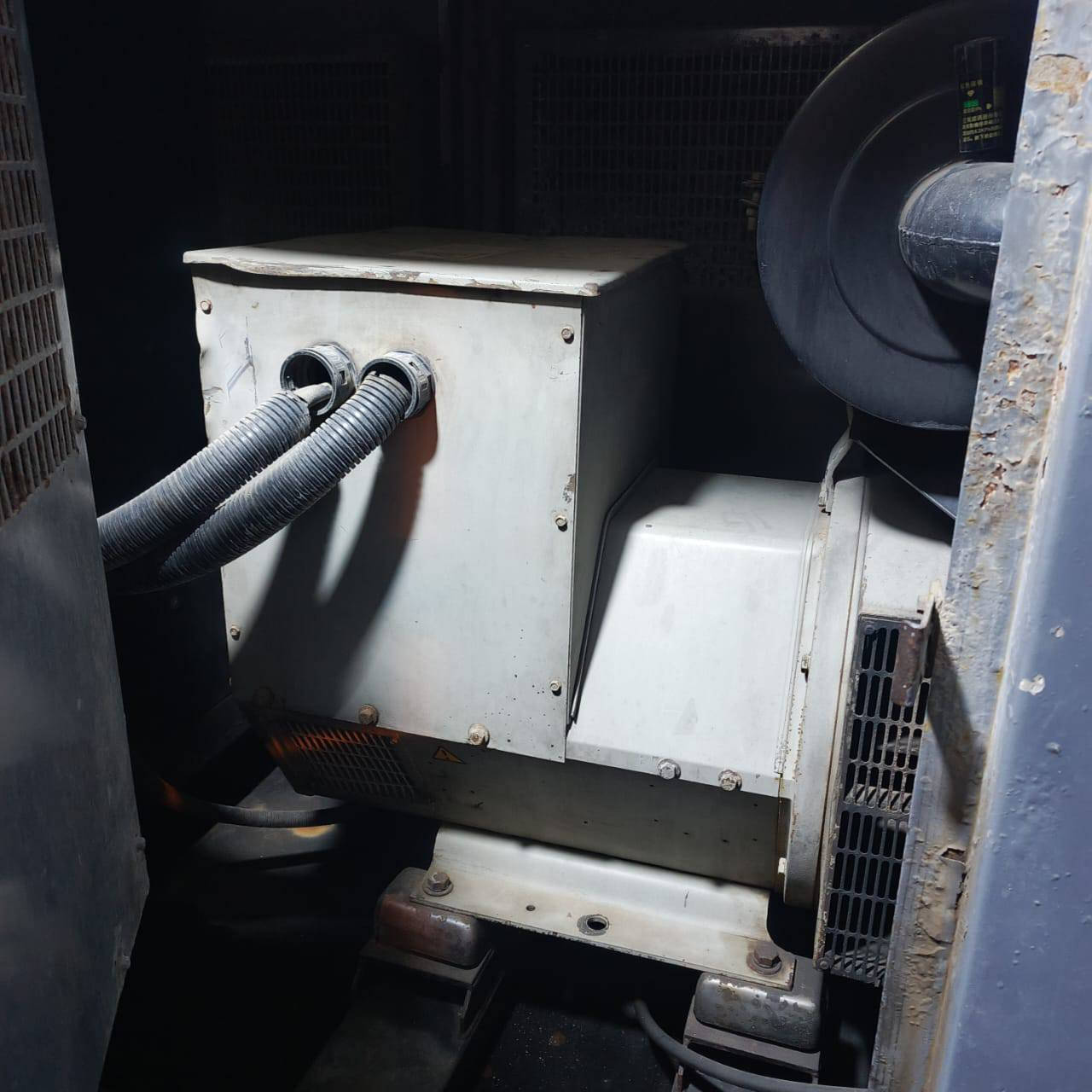 كمنز كاتم اصلي 200 كيفي عل وضع الشركه مكلف بلانشر ***********
