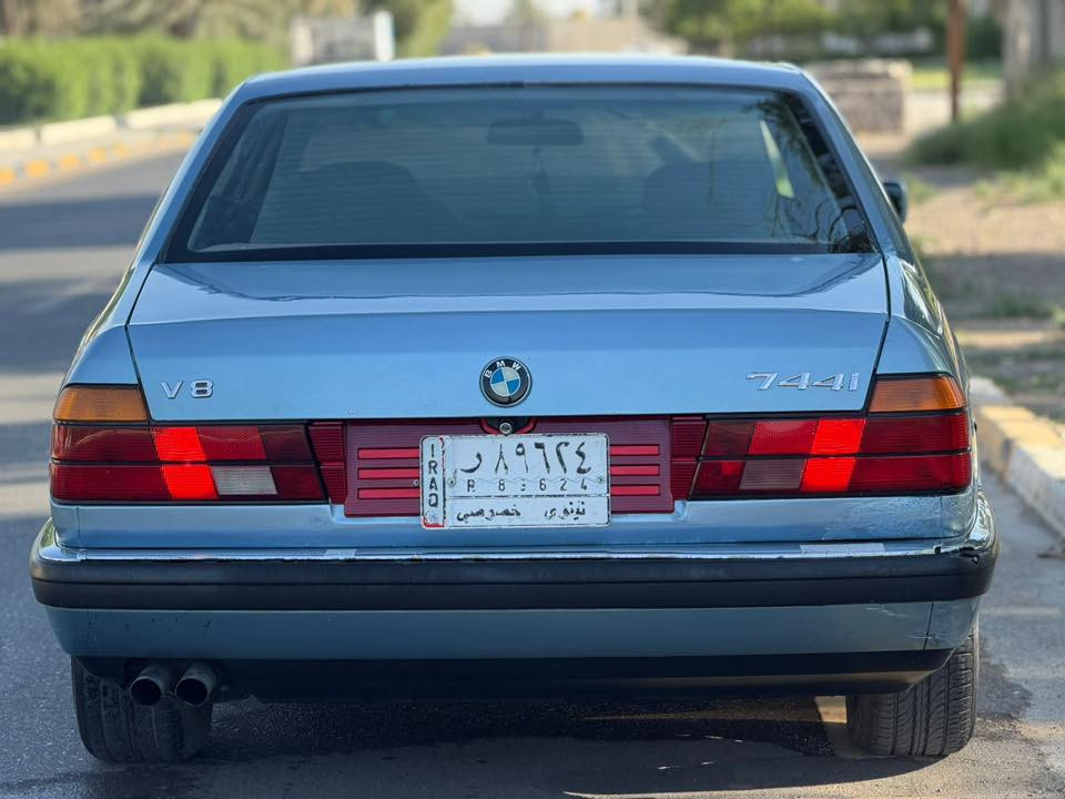 Bmw 730
8 سلندر مسكر
1992
كير جديد قبل اسبوع مشدود 
مكينة مكفولة من التبخير والتنقيص ١٠٠/١٠٠
صدر امامي جديد ١٠٠/١٠٠
صدر خلفي جديد ١٠٠/١٠٠
تبريد ويا السويج ثلاجة❄️🧊 
فتحة بالسقف جام ينزل ويصعد ويا السويچ
وارد ياباني 
مصبوغة عام للجمالية  بيها طخة بالبكلايت الخلفي مصلح بدون صبغ فقط مكحل 
صاحبها الشرعي موجود 
سنوية لـ ٢٠٢٧ تحويل ثاني سنوية مشروع وطني  يوم جاهزة السيارة على اخر حبة
العنوان بغداد حي الجامعة

0777 329 0319
