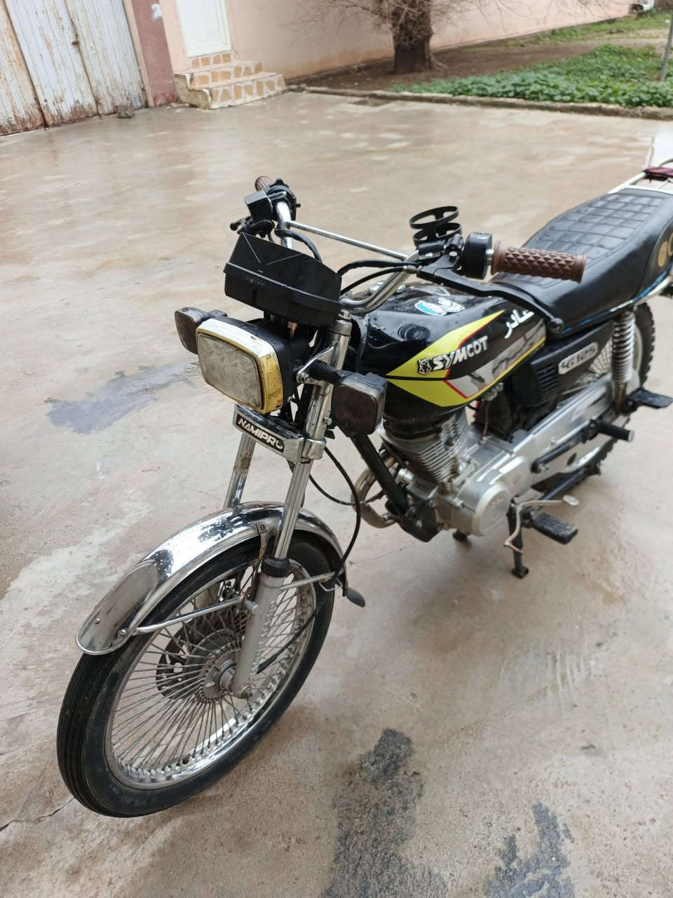 السلام عليكم موتور للبيع 4 قير موديل 23 مكينه كبس.390 الف ***********
