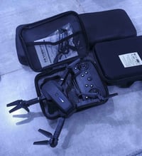 درون  كاميرا  يوجد 4قطع سعر قطعه 15 ألف ، يوجد توصيل