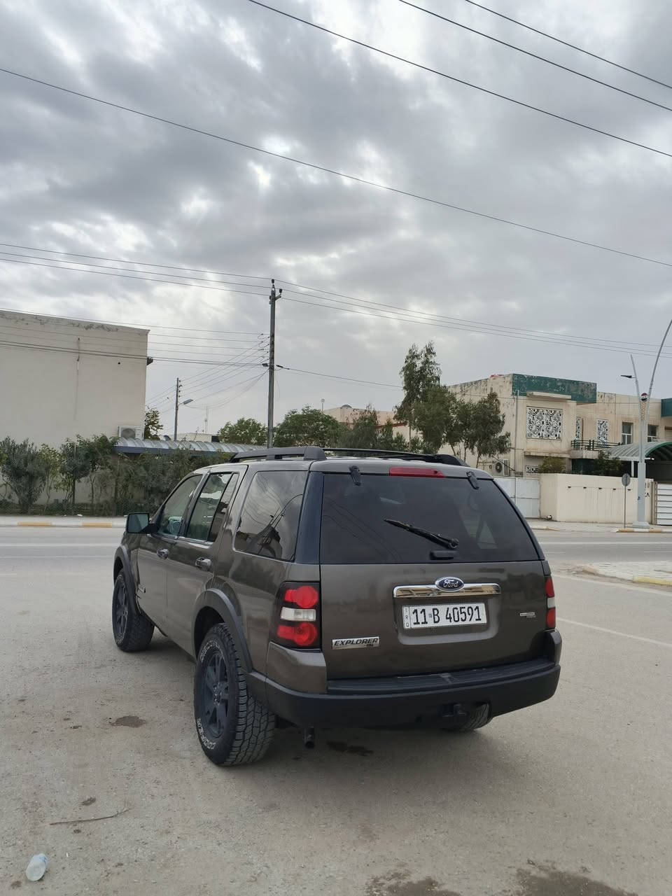 سياره فورد اكسبلور مديل 2007 وارد خليجي سياره مصبوغه عام للجماليه مكفوله من الضربه القويه والكلبه والكص والعيب الشرعي مكينه وكير مكفولات
مواصفاتها 
7راكب
مكينه 3000ففتي
شاشه تاب 
كشنات كهربائي 
حداديه 100%
تخم تاير جبلي 
ويل كب 
تحكم استيرن 
تبريد+تدفئه
3قطع تبريد
سياره جاهزه اي نقص مابيه رقم بغداد انكليزي سنويه 29مشروع وطني سعره 70مكانه ذي قار المركز 
***********
