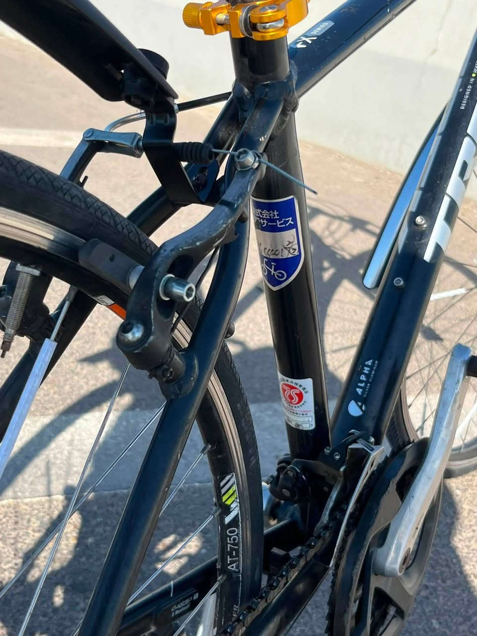 سلام عليكم 
بيسكل البيع من ماركه( ترك ) 🇺🇸
عالميه 🚵
دراجه بل كامل اللمنيوم 
دراجه وضع حاويه كل غراضه وقطع بيه اصليه ✅
سستم بل كامل ماركه شيمانو ✔️
يدات بريم امامي خلفي شيمانو ✔️
مكينه امامي شيمانو ✔️
مكيني. خلفي شيمانو. 
عكرب من ماركه( التوس ) اصلي ✅
شيمانو 
بدال ممن ماركه شيمانو ✔️
بيدرات اصليه ✔️🚵
وياله ألمنيوم اصلي ✅

سعر 250 بي مجال بسيط..
*********** واتس ..
