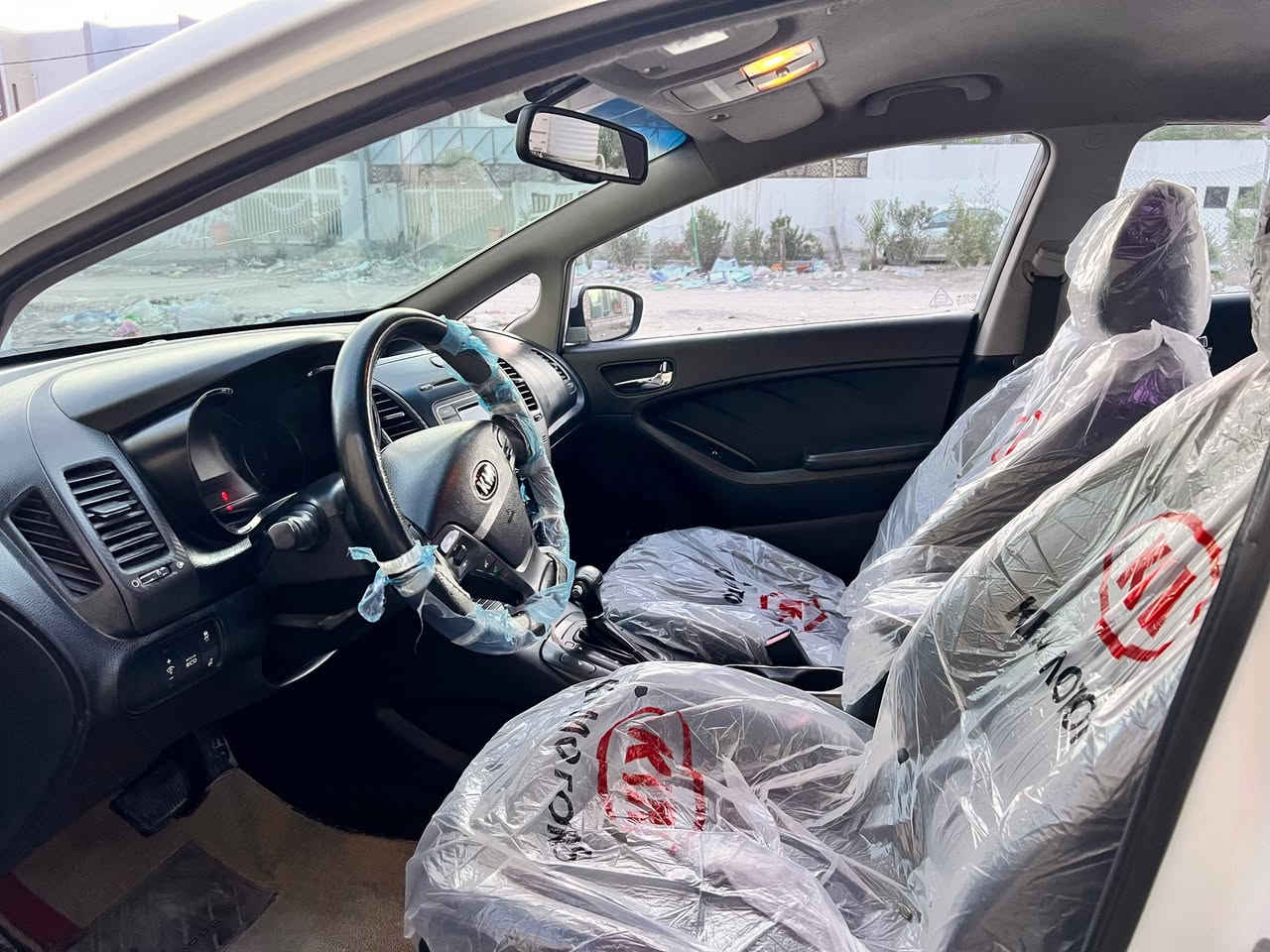 السلام عليكم سيراتو 13 محرك كير حداديه كهربائيات تخم تاير تبريد ثلج سياره جديده  مكاني نجف حي السلام للاتصال *********** سنويه 29 السعر المطلوب 105 وبيه مجال السونار مرفق مع الصور بدون داخل بدون فتح
