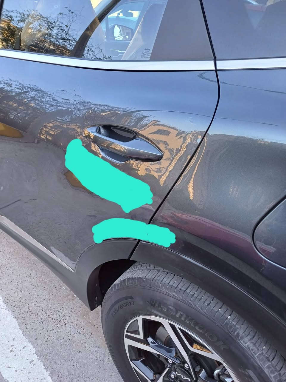 السلام عليكم جميعا..
كيا سبورتج LX موديل 2023 وارد أمريكي ، مكفولة من الصبغ ، فقط تعديل بارد بالجاملغ الأمامي الأيسر والباب الخلفي الأيسر موضح بالصور (( بدووون إيرباك  )) ، محرك 2500 المرغوب ، السيارة كلها ليبل واحد ، ماشية 43  ميل فقط دخول هاي السنة (دخلت ماشية 34 ميل)  ، السيارة بإسمي تحويل مباشر .
المواصفات المعروفة (كشنات تدفئة ٫ رادار مانع تصادم ٫ قيادة ذاتية محافظة على المسار ٫ حساسات ٫ مانع انحدار ٫ 4 وضعيات قيادة ٫ قفل اكسل ٫ سايد بريك بصمة ٫ زنون ٫ بك لايت ليد ... الخ) .  
صور الحادث : 
https://bid.cars/en/lot/1-54011494/2023-KIA-Sportage-KNDPUCAF6P7146993 

السعر/ 20700 وبي مجال بسيط .
مكاني/ بغداد/ حي الجهاد 
للإستفسار/ *********** موجود واتساب .
