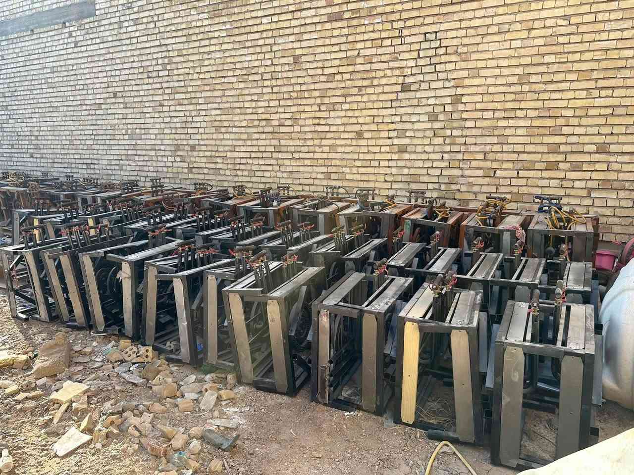 السلام عليكم اخوتي جميعا ورحمة الله وبركاته توجد طباخات عدد( 125)طباخ اي شخص عنده طبخ ومحتاجهن يتصل على الارقام المذكورة  ونحن  في خدمتكم العنوان الحسينية السكلات قرب الملعب الخماسي رقم الهاتف 
***********ابو حسين السعيدي 
*********** مصطفى السعيدي 
هذا العمل بثواب الامام الحسين عليه السلام 
وقرائة الفاتحه على ارواح اموات المساهمين
