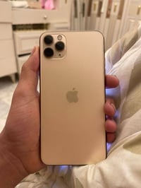 ايفون 11 برو ماكس   شرق اوسط   ذاكره (256)  بطاريه (76) بدون صرف ولا ف...