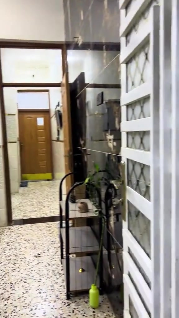 السلام عليكم عندي بيت 50 متر شارع خوله طابقين البيت يفرغ ثاني يوم من عمليه الشراء ***********
