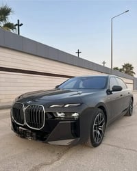 //    بدون اوراق كلك ادوات//  بي ام دبلو 2023  //  735 بانزين   مكفول ...