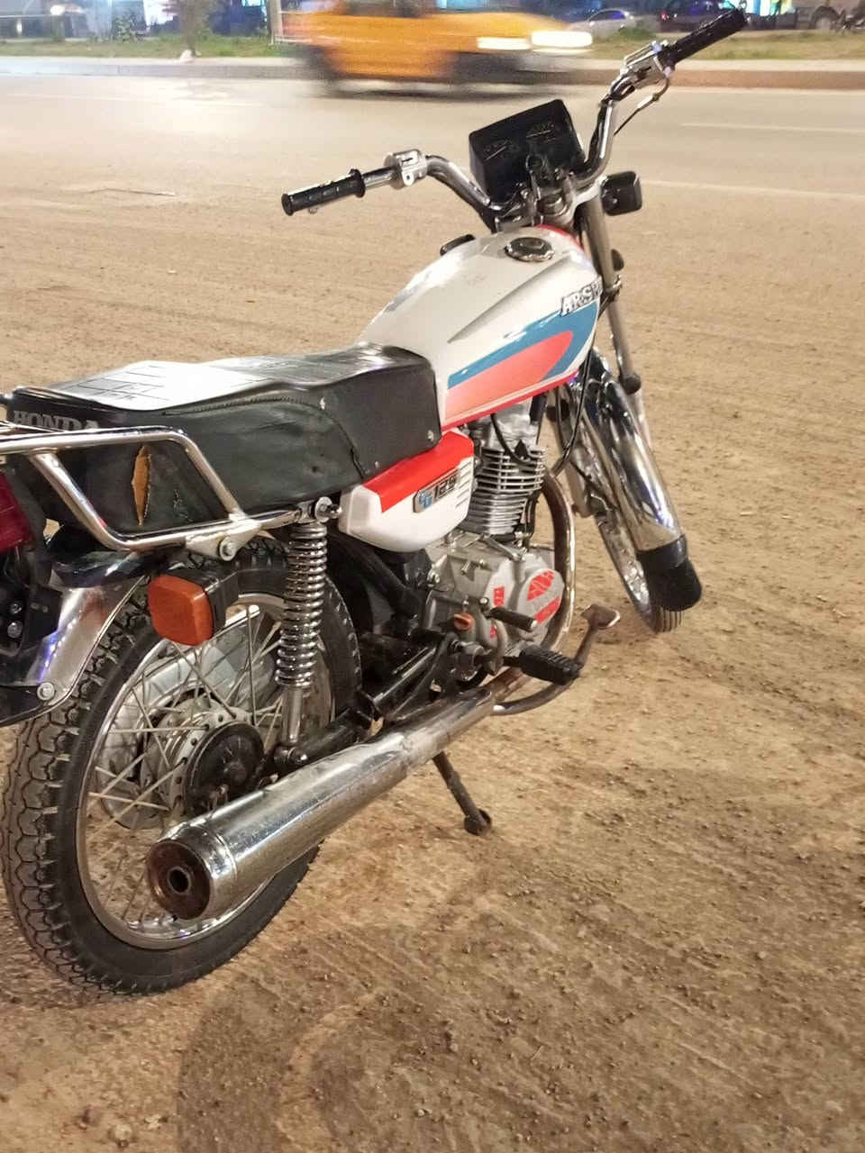 سلام عليكم
دراجه 4كير للبيع 
شاصي 2015 معمر 2022 
اوراق أصولي  سعر خاص 
رقمي  ***********
