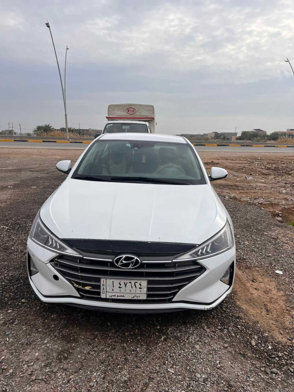 موديل ٢٠ 
رقم ديالى بسمي 
كير محرك مكفول 
تخم تاير
 باتري جديد 
محرك ٢٠٠٠ دوش 
تبريد ثلج 
ماشية ٨٢ 
السيارة ناعمه كلش وخير من الله تبارك الله
اللون صدفي 
شاشة 
تحكمات ستيرن 
ضرر بنيد 
و جاملوغ تبديل وصبغ
 بدون اي معجون 
ضرر الخارج مرفق بالصور
شاصي مكفول  
مكان السيارة ديالى الخالص 
*********** واتساب او اتصال 
السعر ١٢٩ وبيها مجال للشراي
