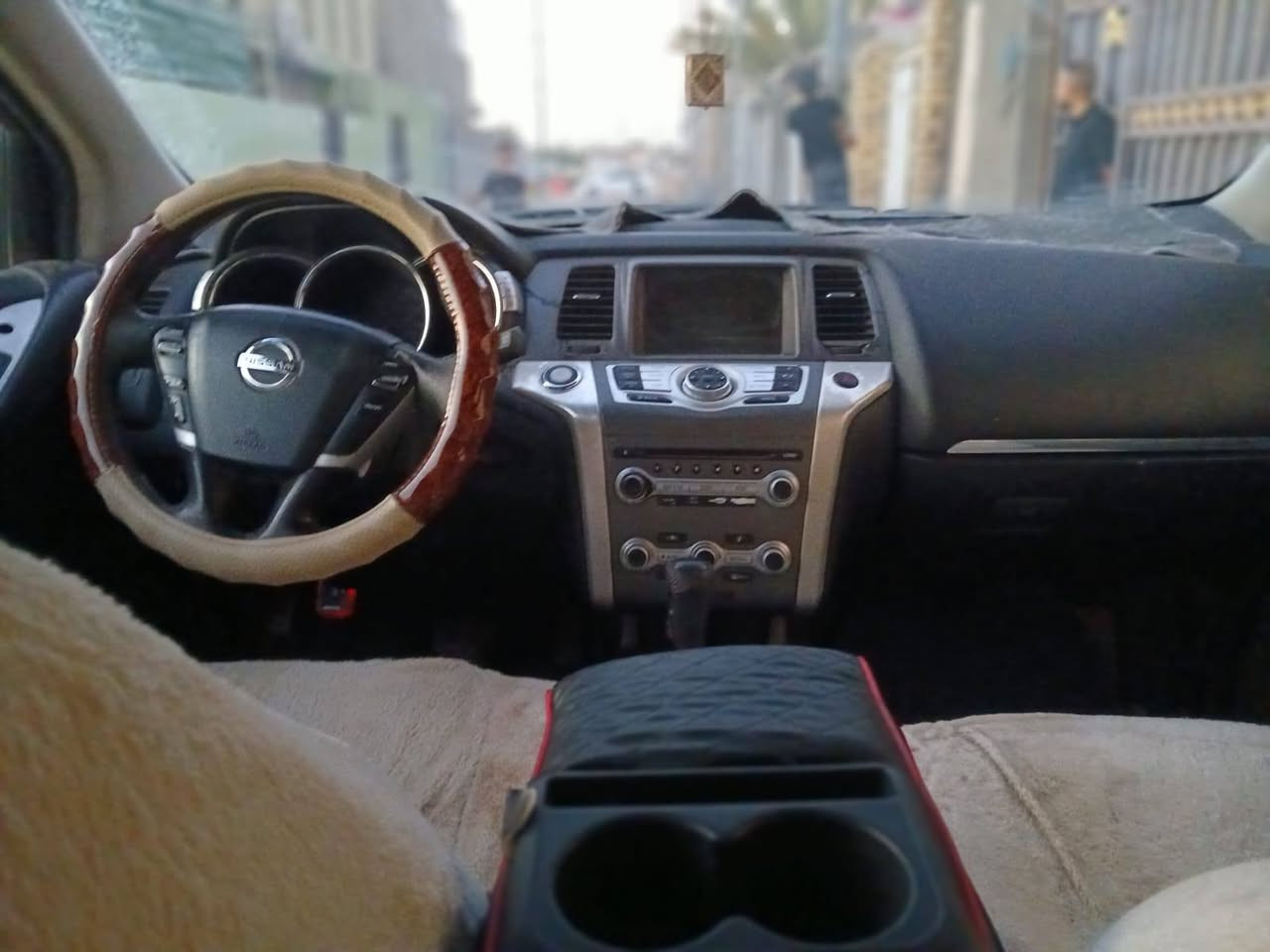 سلام عليكم نيسان مورونو موديل ٢٠١٢ جاهزه من كلشي كير ومكينة وصدر وحدادية وتخم تاير كل جديد مابيهه نقص برغي تبريد ثلج قطعتين رقم بغداد دولي بسمي مداور ثاني يوم سياره كفاله ظربه وتبديل بيهه صبخ جاملغ وباب بدون ظربه مكاني ديوانيه اتصل عل رقم *********** السعر ٧٧ وبيهه مجال بيع متوازي ماكو هجي سعر
