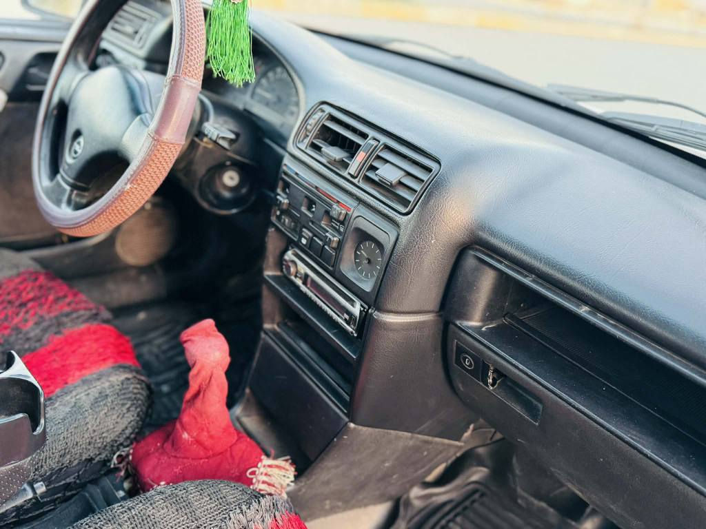 ئۆپل ڤیکترا ١٩٩٢ مەکینە ١٨ گێر عادی گێر و مەکینە بەشەرت چوار تایەی و ویلی نوێی لە ژێرە توندو تۆڵە بێ مەسروفە سەنەوی تازە بەسەرچووە ٢ پارچەی بۆیاخە دەعم و لێدانی نییە 
سعر:42$
ژ.م:*********** كويسينجاك, أربيل
