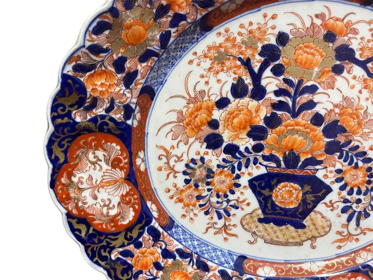 وارد فرنسا 
طبق ديكوري أنتيك إيماري ياباني 
منطقة إيريتا IMARI WARE
إنتاج بين 1880 - 1910 
الطبق أوڤال خروف مموجة بألوان الأزرق الكوبالت والأحمر الحديدي المطعم بالذهب . رسم يدوي خالص وثقيل 
مقاس 41 سم * 34 سم 
وقطر القاعدة الدائرية 19 سم .
السعر 30k
أنتيكات ابو أسكندر الخصوص, القليوبية


**إذا كنت صاحب هذا الإعلان وتريد حذفه لأي سبب، رجاءا أرسل رسالة إلى الدعم الفني**