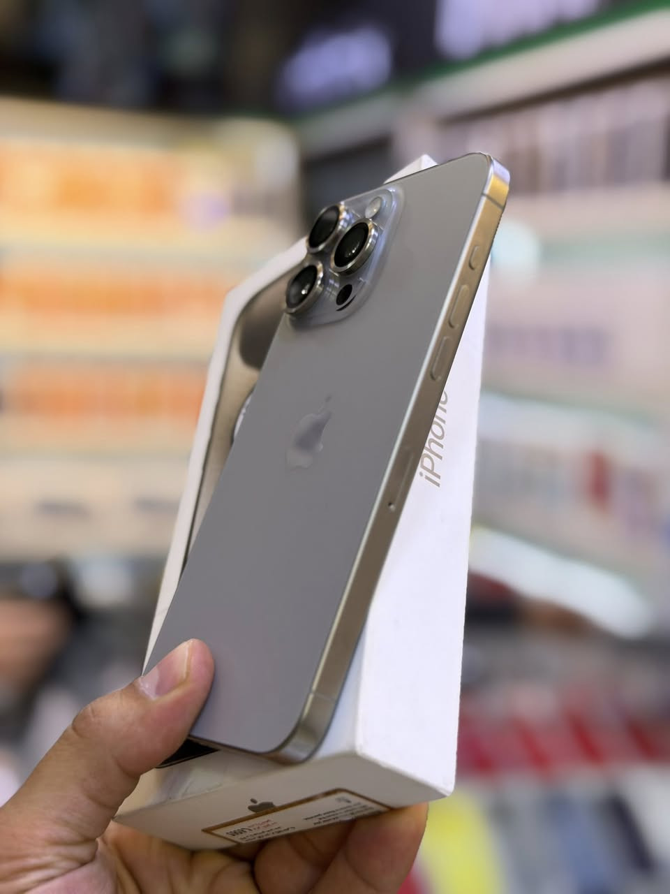 ايفون 15برو ماكس ضمان وكاله ماستر اصلي  اقوى ذاكره 512 نص تيره بطاريه 95 نضافه شخط واحد مابي جهاز لا  ضمان 5 ايام من مركز وين ميعجبك افحص على حاسبه كله نورمال وتر بروف الون مميز نسخه تيتانيوم السعر مليون و150 الف قفل اقوى سعر العنوان بغداد البياع شارع  عشرين
هاتف ***********📞📞👉
هاتف ***********📞📞👉
