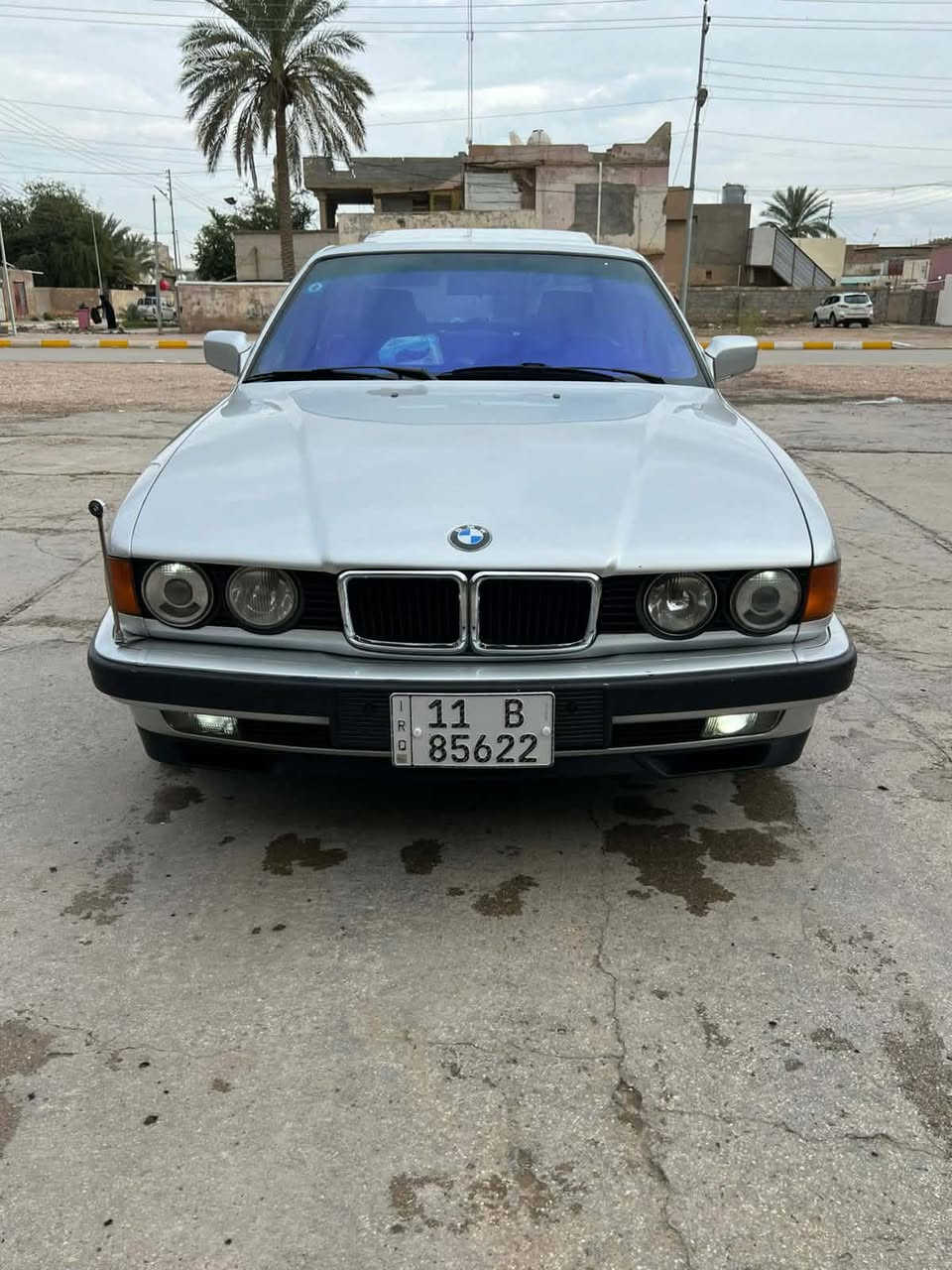 السلام عليكم بي ام دبليو للبيع رقم بغداد الدولي موديل 1990 سنويه 2030 حجم 730 سته مفتوح سياره أرباك كشنات كهرباء فتحا سقف جام كهرباءدبل جام محرك كير ممتاز جيد جدأ ادامه كامله منضومه تبريد كهربائيات بلاد كلهه شغاله اي شي نقص مابيهه السياره صبغ جماليه فقط ونصبتهه موس نصبه بلاديه احله من الصور مال جناي  مروحا كهرباء صدر امامي كله جديد وخلفي دبلات جدد ترايك مفتوح وين مايعجبك السعر 75 مكان رمادي هاتف ***********
