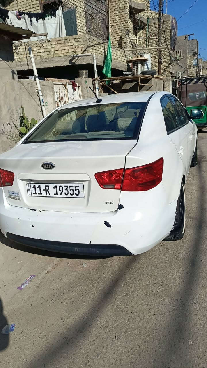 سلام عليكم كيا فورتي موديل ٢٠١٢ رقم بغداد  خصوصي بأسمي وارد امريكي 
حادثهه كلش حلو بس حوض السبير وراجع ع البارد 
الباقي مكفول 
كير مكينه كشر مكفول 
تحكم ستيرن جهتين اشاير مري 
شاشه كامره 
تدفئه تبريد ثلج 
 تخم تاير صدر امامي خلفي كله جديد 
سياره مال جناي 
مكاني بغداد مدينه الصدر 
باقي التفاصيل اتصل وتدلل 
*********** متواجد واتساب واتصال
