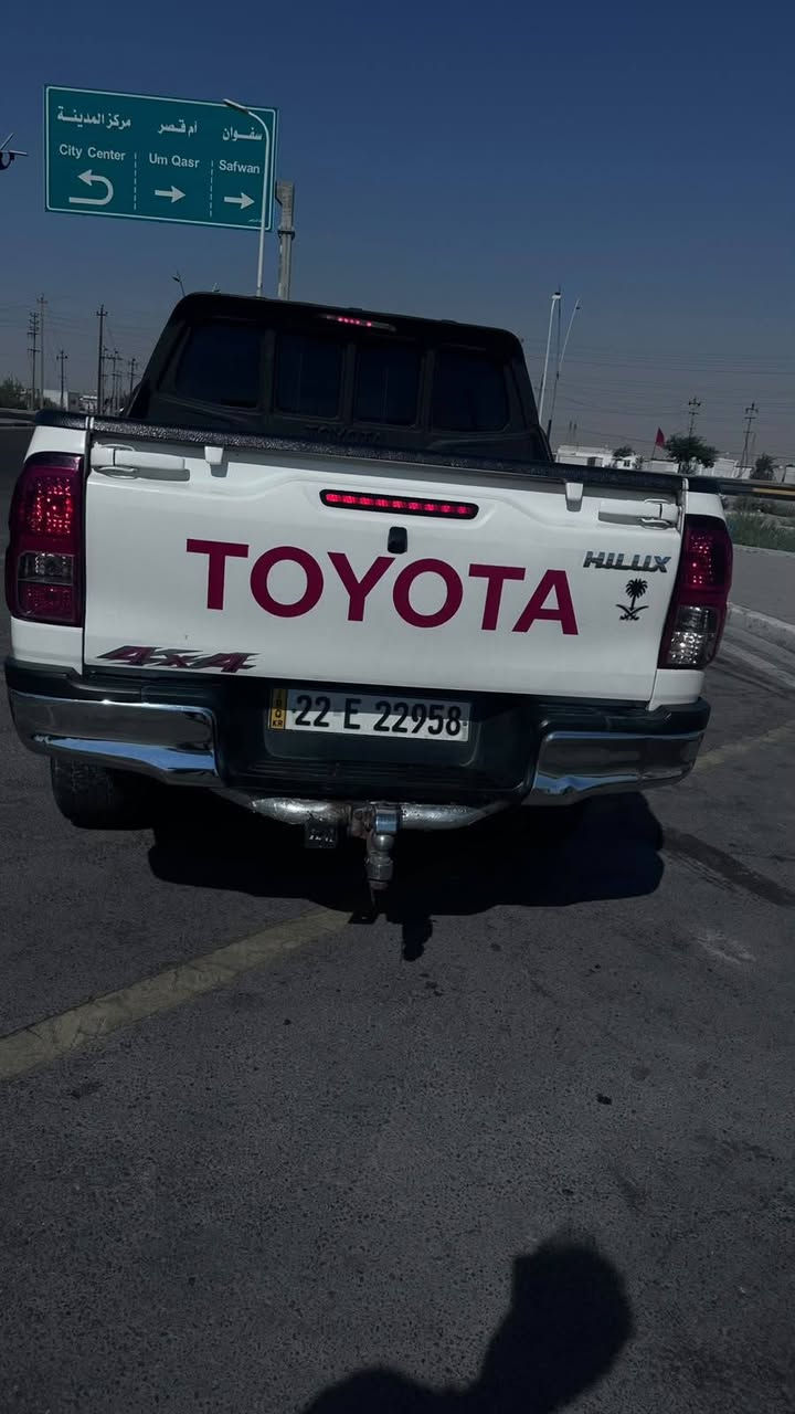 السلام عليكم
فلاونزا هايلوكس (4x4) 2022
 للبيع سارة نضيفه جديده ولا طخه بيها
كاز ما ناقصها اي شي
رايدينها ب3شدات و10 وبيها مجال
المكان البصرة الزبير 
للاستفسار
***********
***********
