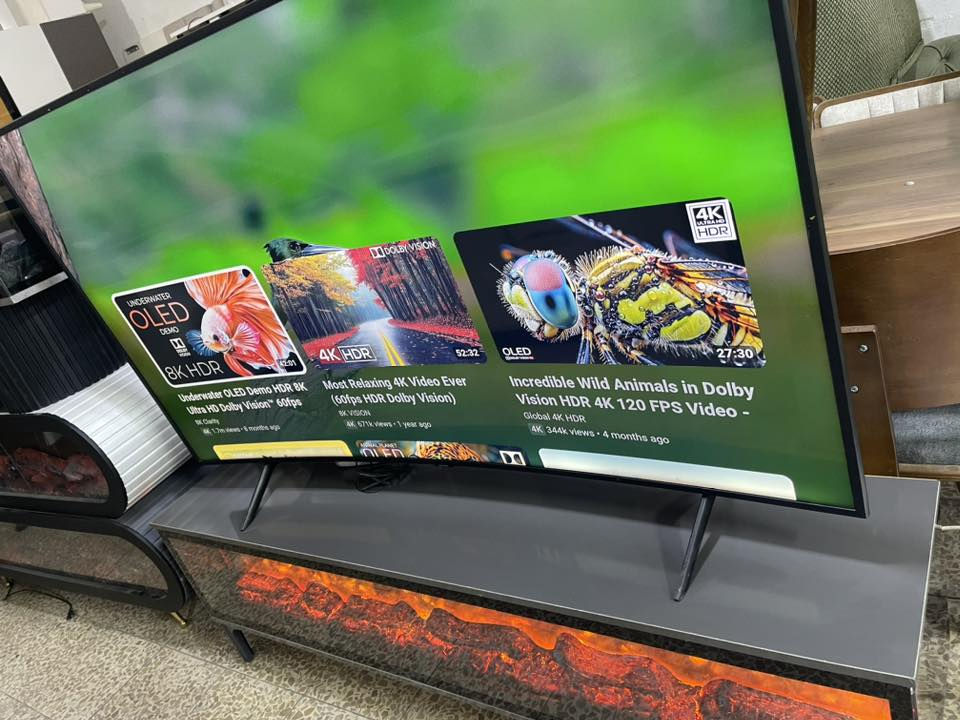 شاشه 65قوس سامسونك فول موصفات نت بدون عيب 4Kحقيقي بشرط فحص شغل اي ستفسر عل***********
