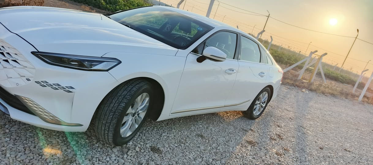 مديل ٢٢ماشيه ٨٠ الف مكانه بل ديوانيه بيه قطعتين باب او جاملغ الخلفي جهة اليمنه صبغ سعره ١٩٠ او بيه مجال الشراي يتصل ***********
