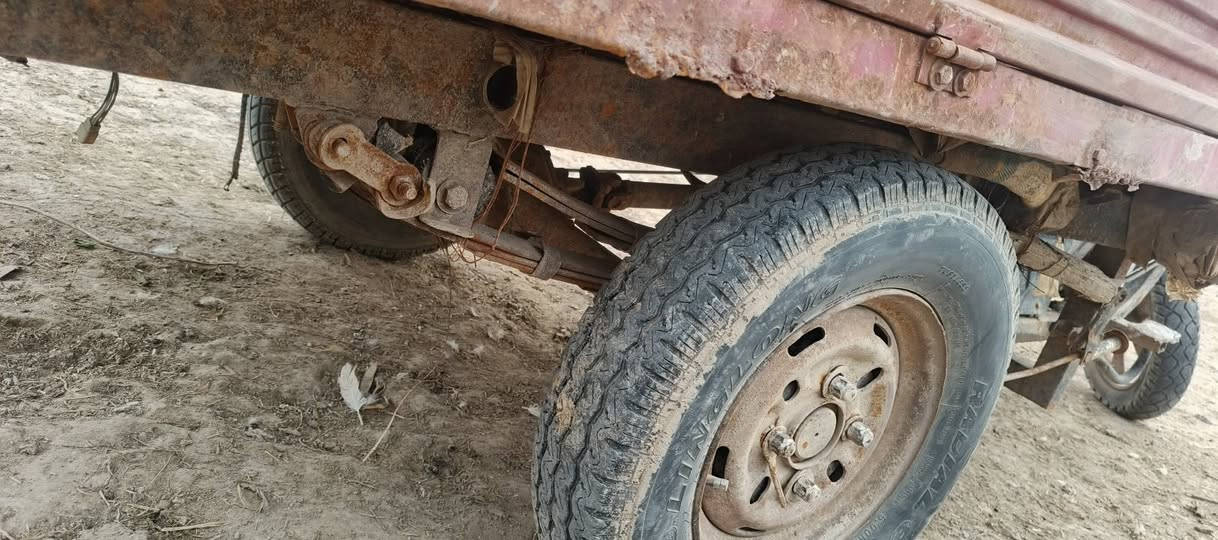 ستوتة البيع موديل ١٤ مكينة ٢٣ وراق اصولي بسمي سعر ٦٠٠ وبيها مجال قليل رقم ***********
