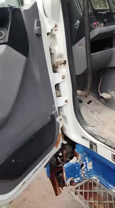 السلام عليكم 
دنكر رينو للبيع حموله 10طن 
شاصي مكفول 
مديل 2012
المكينه تنقص 
رقم دولي بصرة 
سنويه 2030 تنتهي 
حصت كاز 300 لتر
السعر 85 
والتفاصيل الاتصال على الرقم  ***********
