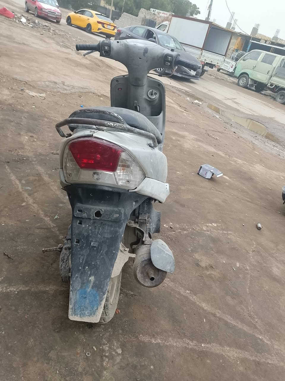 شاصي كامل للبيع نقص بس مكينه قفله 200زعفرانيه ***********
