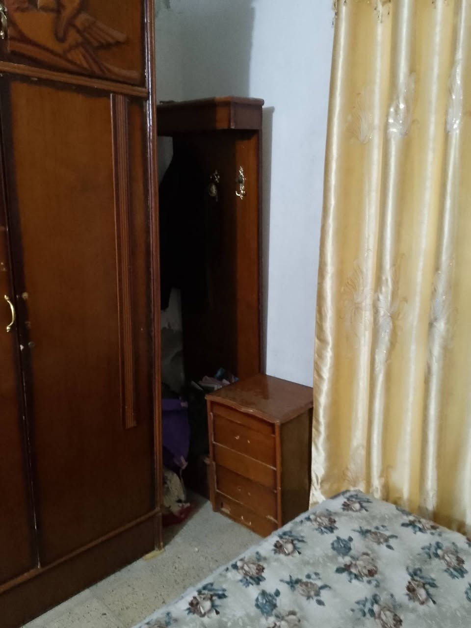 غرفه عراقيه مستعمله سعره 250 وبيه مجال ‏‪***********‬‏
