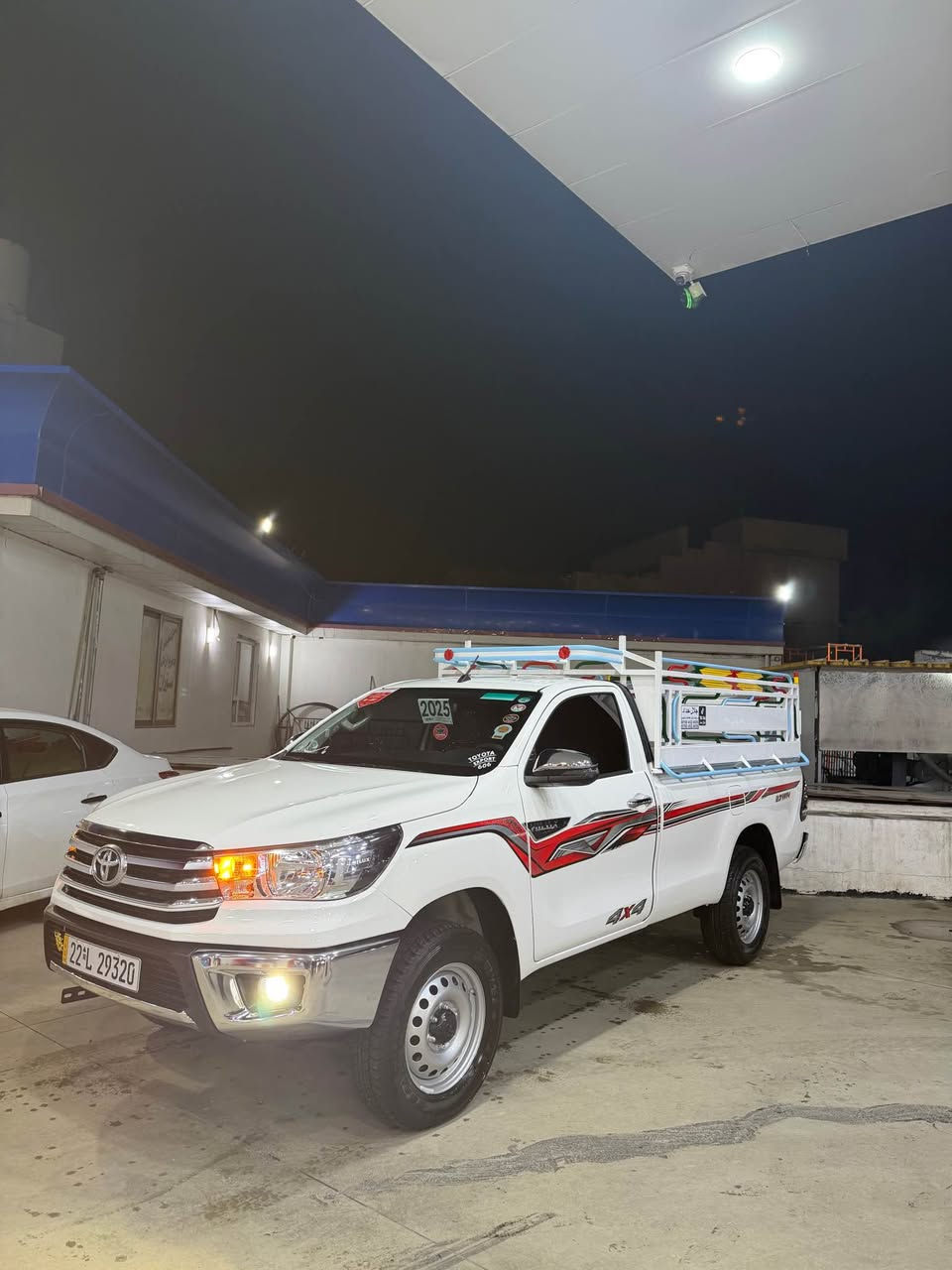 تويوتا هايلوكس مه رزيه تاك 2025 شريكه جيهان فول فول قفل اكسل زه ماني شه ريكه ي ماوه سياره كه له سه ر ده قي بيلادي هيجي نيه ده عامي بو ده عامي به شه رت كامل جوانكاري بوكراوه نمونه يه له جواني به ناوي خومان 28 هه زار رويشتووه  
*********** أربيل, العراق
