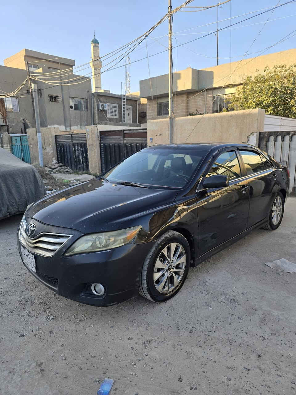 السلام عليكم
تويوتا كامري موديل ٢٠١١ 
وارد امريكي السياره se  حادثه خاملغ يمنه الخلفي 
مواصفات السياره تقريبا فول على موديله فتحه تحكمات كراسي كهرباء دبل كزوز محرك ٢٥٠٠ 
السياره جاهزه 
تبريد شغال تخم تاير جديد
فقط نقوصات بسيطه 
رقم بغداد بأسمي 
السعر ٩٥ ورقه وبيه مجال  بسيط 
للتواصل رقم تليفوني *********** وتساب موجود او اتصال
